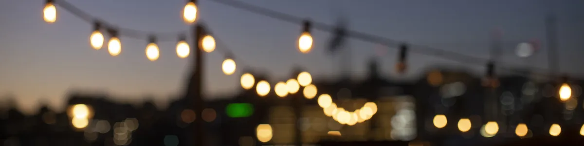 Ljusslinga i skymning.